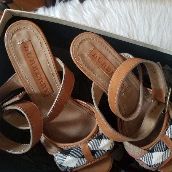 Burberry Check Espadrille Wedges - Picture 5 of 7